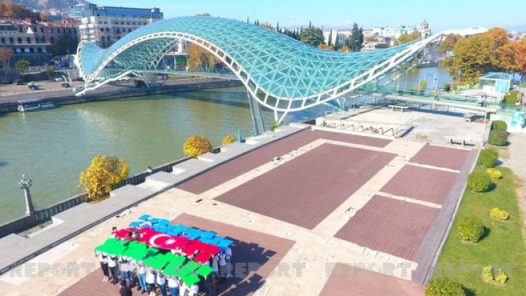    Tbilisidə Zəfər Gününə həsr olunan fleşmob keçirildi - Fotolar   