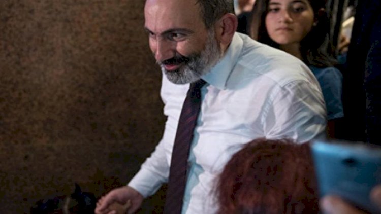    Ermənilər Paşinyanı bu görüntülərə görə “topa tutdu” - Video   