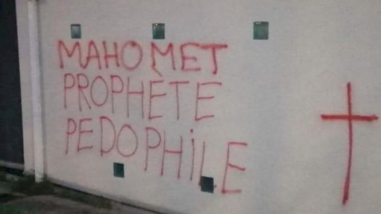    Fransada üç məscid təhqir olundu   