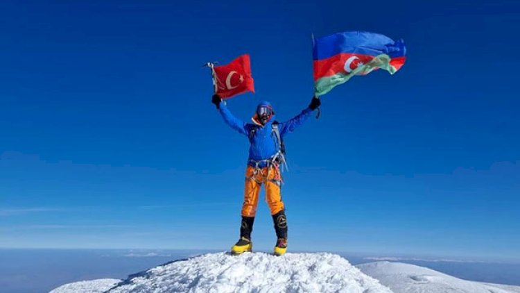    Ağrıdağa Azərbaycan və Türkiyə bayraqları sancıldı - Video   