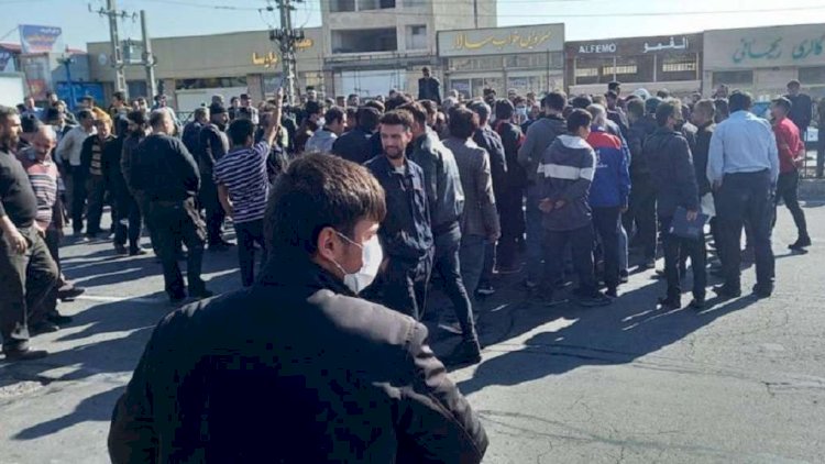    Təbrizdə azərbaycanlılar ayağa qalxdı: Əhali ilə polis arasında toqquşma   - Fotolar
