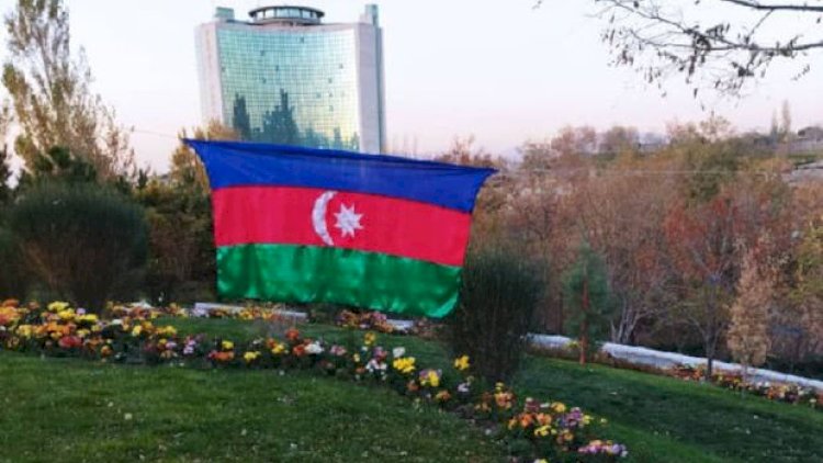    Cənubi azərbaycanlı gənclərdən Zəfər Günü fləşmobu   