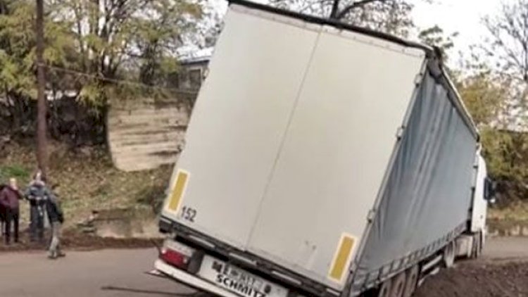    İranlı sürücü Paşinyanın yeni yolunda çuxura düşdü   