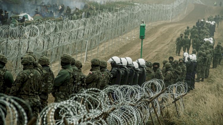    Polşa-Belarus sərhədində gərginlik pik həddədir   