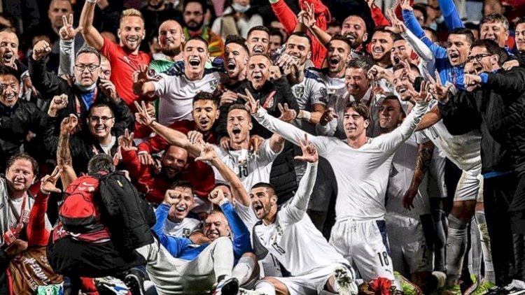    Millinin futbolçuları mükafatı xeyriyyə fonduna bağışladı   