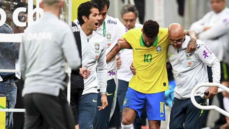    Neymar zədələndi   