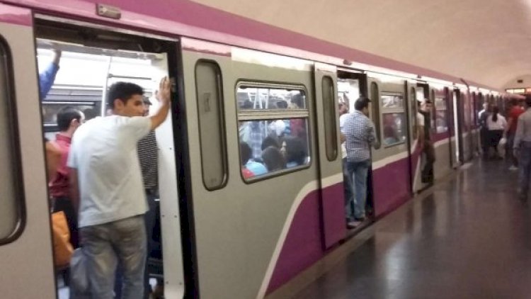    Bakı metrosunda cibgir peyda oldu: Qadınların telefonlarını oğurlayır   