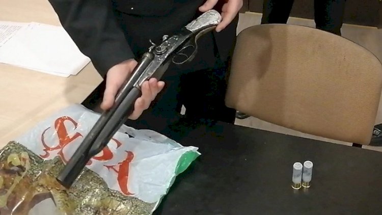    Lənkəran sakininin avtomobilindən silah tapıldı   - Foto