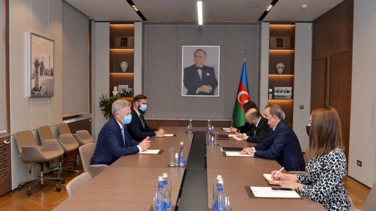    Ceyhun Bayramov Argentina səfiri ilə görüşdü   