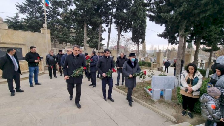    Suraxanıda şəhid doğum günündə məzarı başında anıldı   - Fotolar