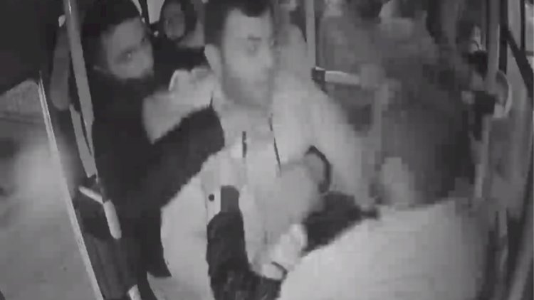    Bakıda marşrut avtobusuna HÜCUM: Sürücünün başı partladı   - VİDEO
