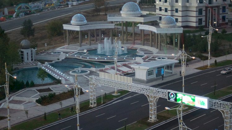    İlham Əliyevin də qatıldığı Aşqabad zirvəsi başladı   