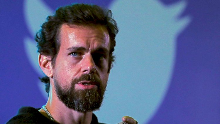   “Twitter“in baş direktoru Cek Dorsi istefa verdi   