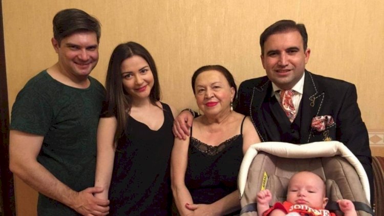    Tanınmış aparıcıya ağır itki - Foto   