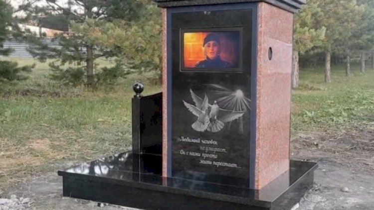    Rusiyada məzar daşına monitor quraşdırıldı   