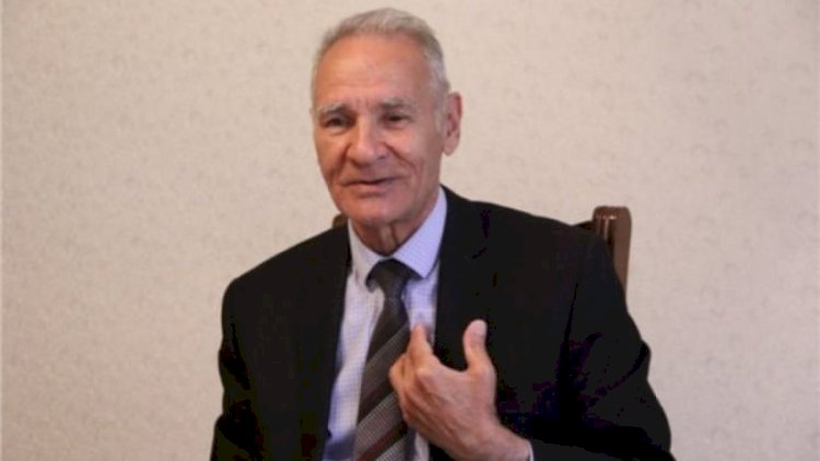    Eldost Bayramdan xəbər var   