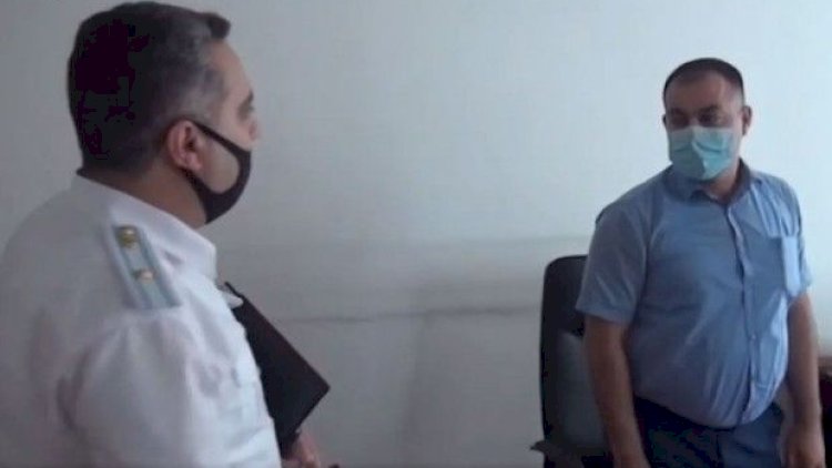   Rüşvət alarkən tutulan sabiq məmurlara hökm oxundu   - Video