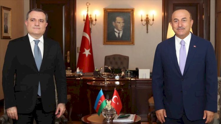    Ceyhun Bayramov Mövlud Çavuşoğlu ilə danışdı   
