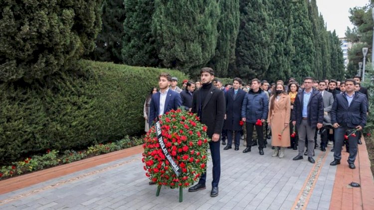    Gənclər təşkilatları ümummilli lider Heydər Əliyevin xatirəsini yad etdi   