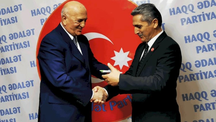    “Əli İnsanov “avtobus müxalifəti” deyil, konstruktiv müxalifətdir“   - Zəlimxan Məmmədli + Video