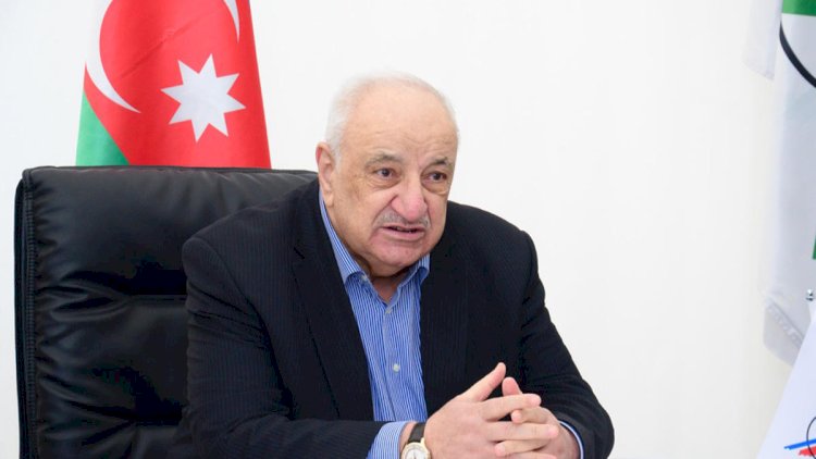    Müəllimlərdən pul yığan direktor Abid Şərifovun bacısı qızıdır -   Video