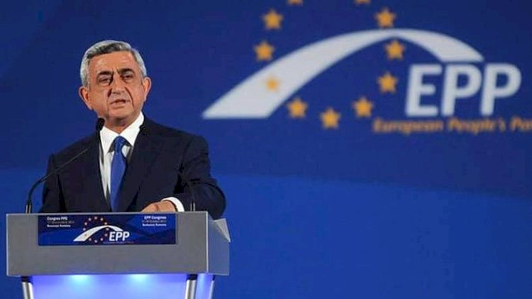    “Sizi o uzunqulağın alnından öpməyə məcbur etməmişdim...”    
