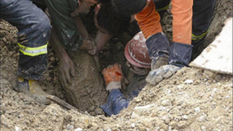    Azərbaycanda faciə: Fəhlə torpaq uçqunu altında qalaraq öldü   