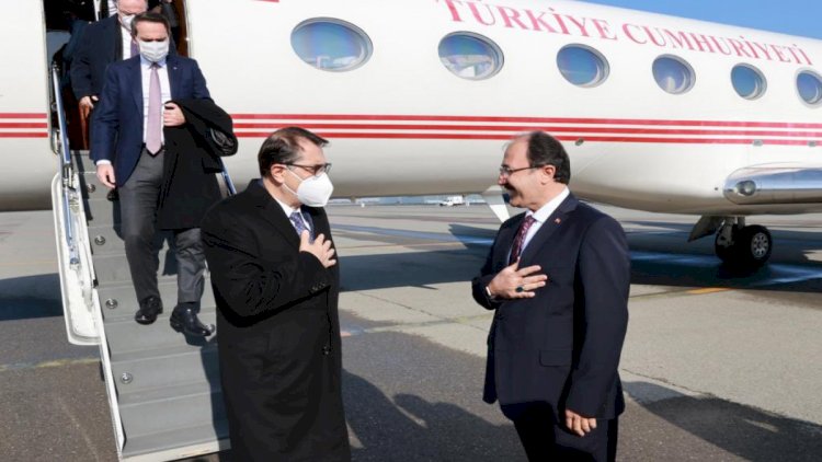    Türkiyəli nazir Bakıya gəldi   