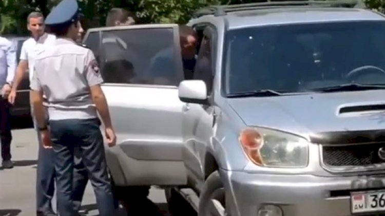    Ermənistanda etiraz aksiyası: “Paşinyan bura gəlsin!“   