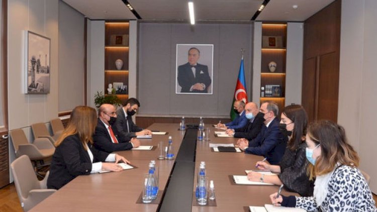    Ceyhun Bayramov Küveytin Azərbaycandakı səfiri ilə görüşdü   
