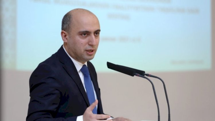    Nazirin blokladığı əlil müəllim nə etməli?   “Yeganə çıxış yolu...”