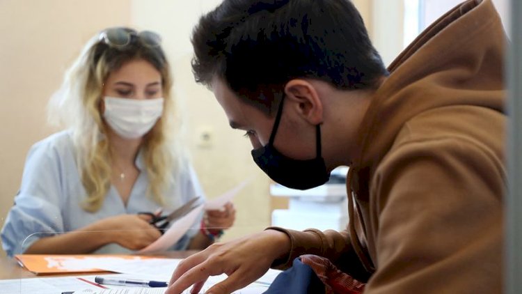    Fevralın 15-dən tələbə və müəllimlərin yeni tələbə uyğun COVID sertifikatı olmalıdır   