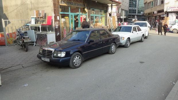 Ucuz lirənin cazibəsi - 65 min azərbaycanlının Iğdırda nə işi var?