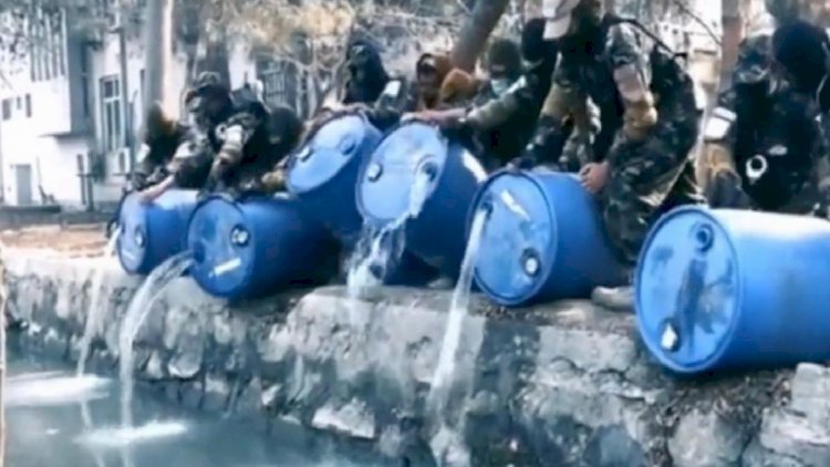    Şərab axan çaylar - “Taliban“ 3 ton alkoqolu məhv etdi   