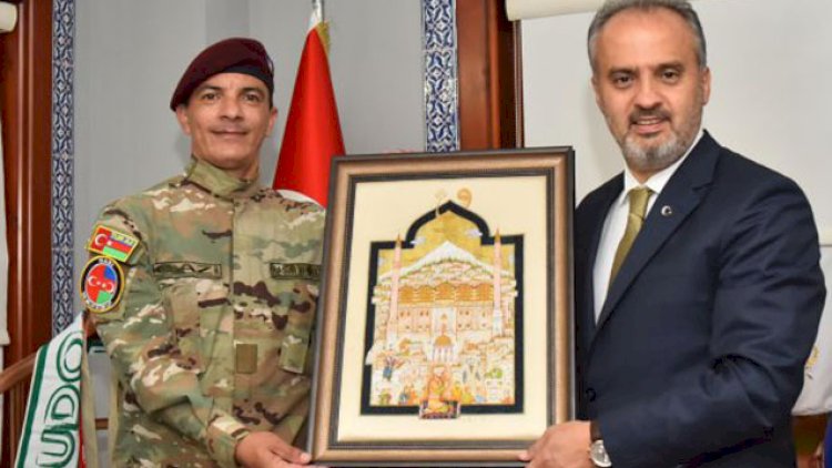    Saxta polkovnik məşhur bələdiyyə başqanını da aldadıb   - Fotolar