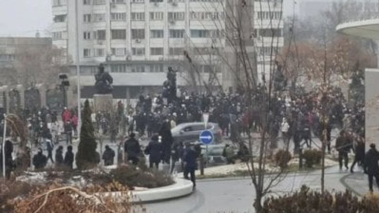    Qazaxıstan: Son saatda olanlar   