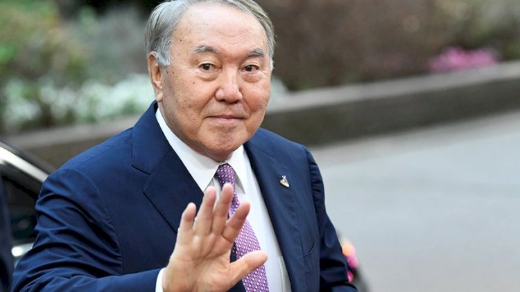    Nazarbayev və qızları Qazaxıstanı tərk etdi   