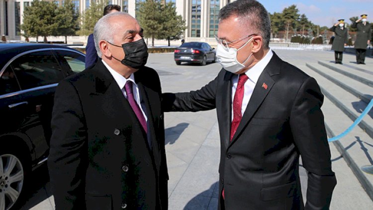    Əli Əsədov Fuad Oqtayla danışdı   