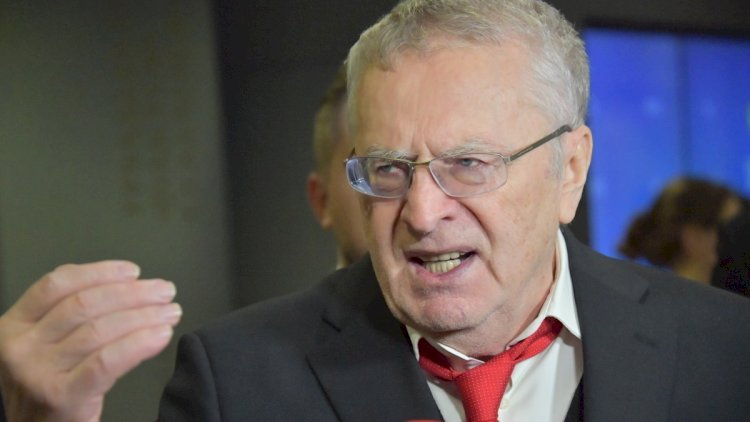    Jirinovski öz ampulasında:   “Nazarbayev çoxdan ölüb, basdırıblar...”