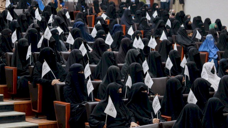    “Taliban“ qız məktəblərini açmaq qərarı verdi   