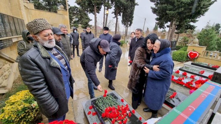    Suraxanıda şəhid doğum günündə məzarı başında anıldı   - Fotolar