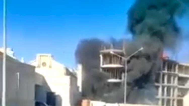    Bakıda tikilməkdə olan bina yandı   