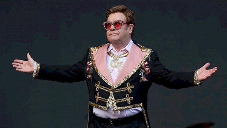    Elton Con koronavirusa yoluxdu   
