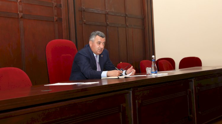    İcra başçısı tabeliyində çalışanlara ciddi tapşırıqlar verdi    