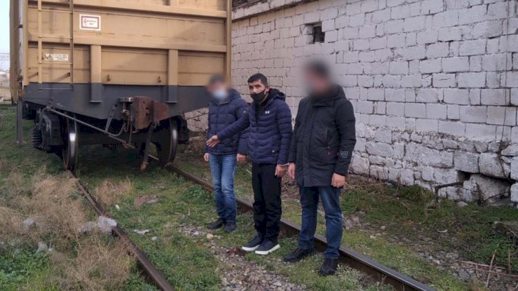    Bakıda qoca kişinin başına daşla vurub pulunu aldı   - Video