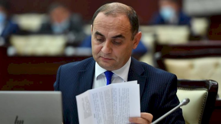    Deputata 1 508 müraciət ünvanlanıb: “Hamının yanında olmağa çalışırıq“   