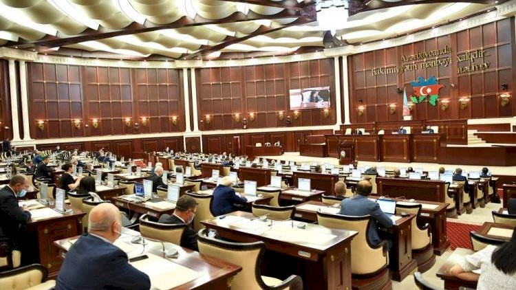    Deputatlar bu gün toplaşır: Hansı məsələləri müzakirə edəcəklər?    