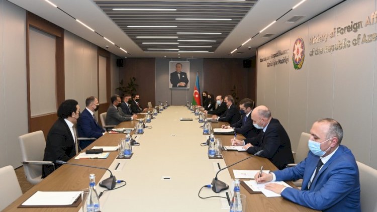    Ceyhun Bayramov İraqın xarici işlər nazirinin müavini ilə görüşdü   