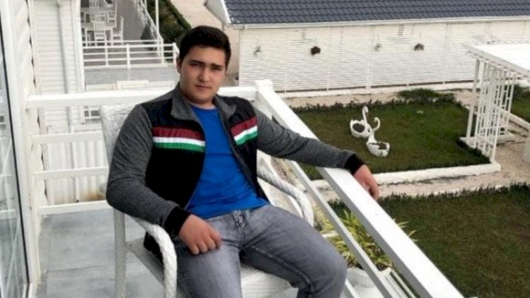    Atasının verdiyi 200 manatı xərcləyən məktəbli görün nəyə al atdı   