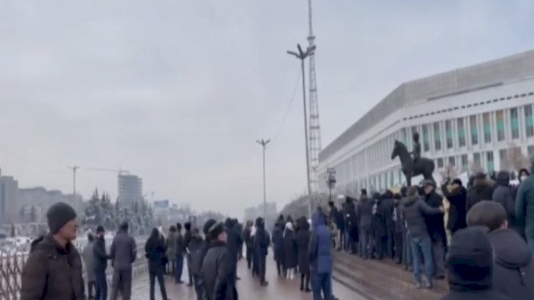   Qazaxıstanda yenidən mitinq başladı   
